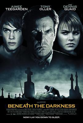 黑暗之下 Beneath the Darkness (2011)海报