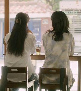她让我心动 여자에게 설레는 편 (2022)海报